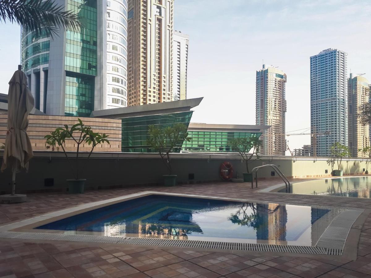 Higuests - Cozy Studio With Panoramic Views On The Lake Apartamento Dubai Exterior foto