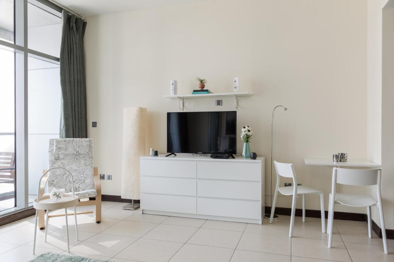 Higuests - Cozy Studio With Panoramic Views On The Lake Apartamento Dubai Exterior foto